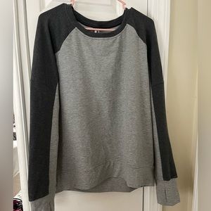 💙Adidas sweatshirt